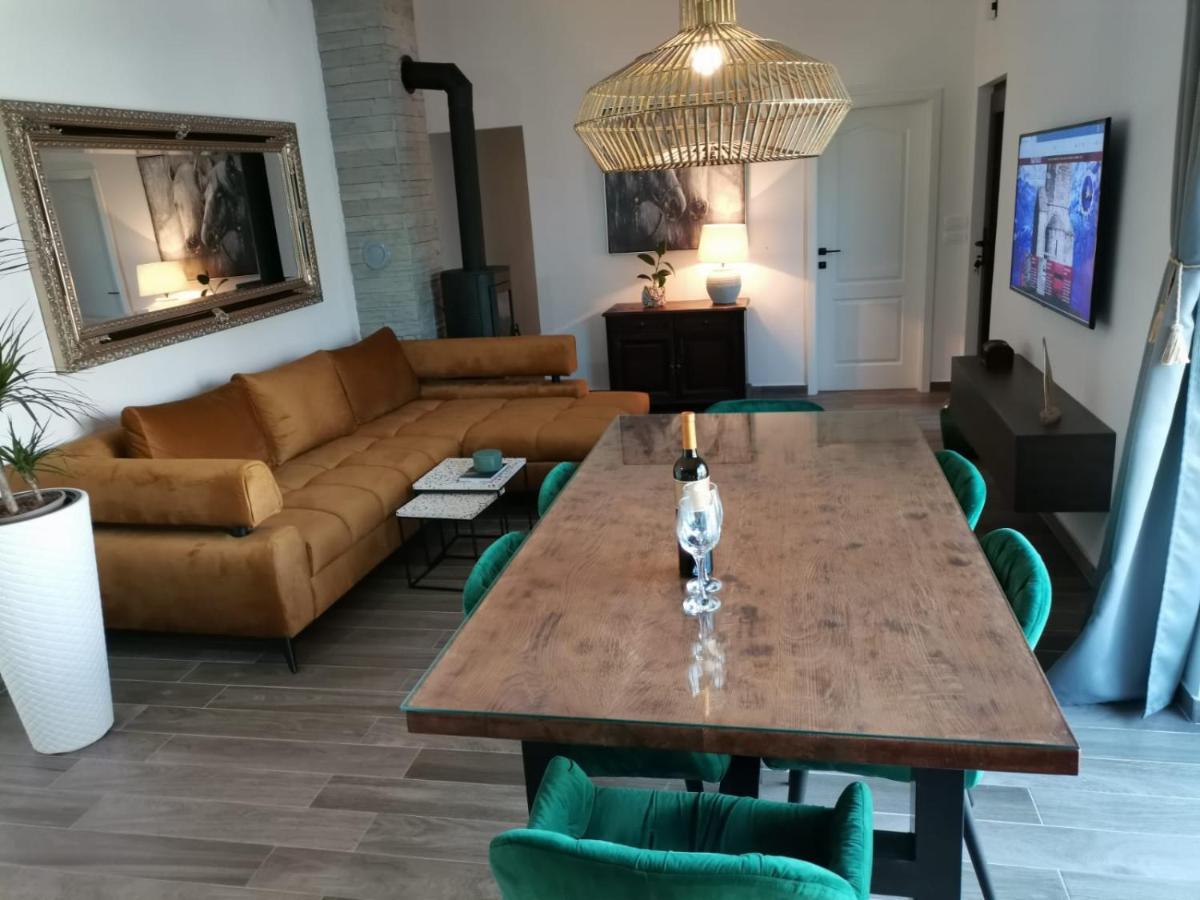 Seaview Holiday Apartments, Ventura Nin Esterno foto