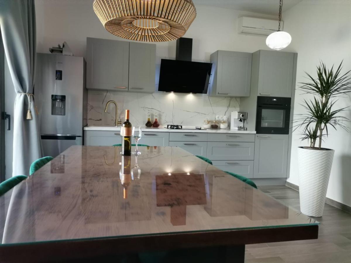 Seaview Holiday Apartments, Ventura Nin Esterno foto