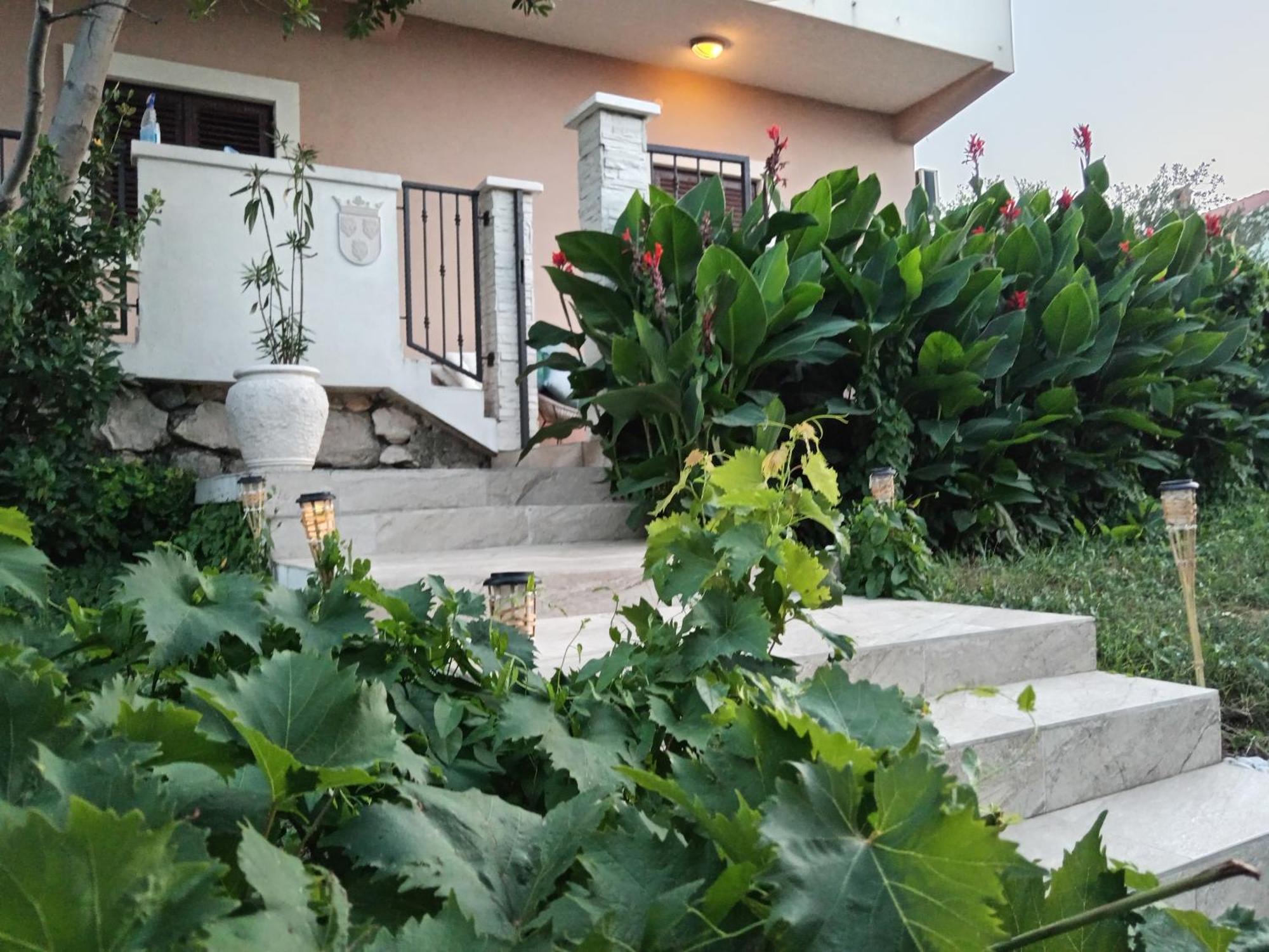 Seaview Holiday Apartments, Ventura Nin Esterno foto